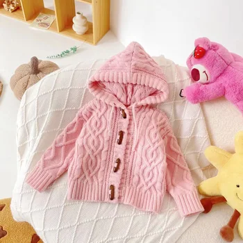 Свитер для маленьких девочек от 1 до 6 лет, пальто, вязаные кардиганы в милую розовую клетку с капюшоном и принтом, детская весенне-осенняя повседневная одежда, куртка с роговой пряжкой