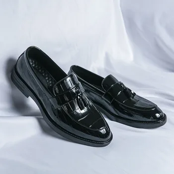 Модные Итальянские лоферы с кисточками, мужская Роскошная Черная Мужская Повседневная Кожаная обувь, мокасины, Осенние модельные туфли для мужчин, Плюс Размер 46