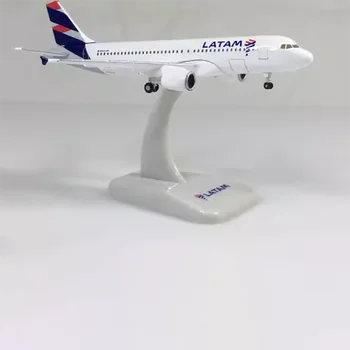 Авиационная модель самолета из литого под давлением сплава LATAM A320 в масштабе 1: 400, имитирующее украшение, подарок, коллекционная игрушечная модель самолета