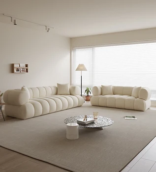 Кремовый диван из ткани 
