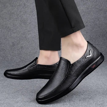 Новая итальянская мужская обувь Повседневного бренда, Летние мужские Лоферы, Кожаные Мокасины, Удобные дышащие туфли-лодочки без застежки, Черные деловые Мягкие