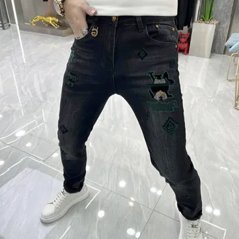 Мужские облегающие джинсы в стиле Харадзюку, роскошные стрейчевые джинсы в корейском стиле с вышивкой и принтом, черные повседневные брюки в ромбовидном стиле.