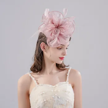 Элегантная и благородная женская шляпа-чародейка розового цвета, привлекательного качества, повязка на голову с пером, которую носят на выпускном вечере